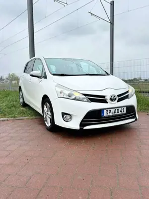 Toyota Verso 2.2 D-CAT 7-Sitzer Life