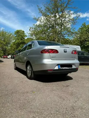 SEAT Cordoba 1.6 Automatik Exclusiv Bild 3