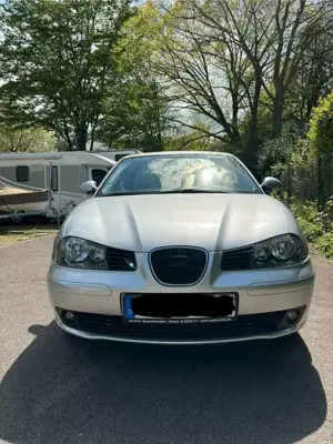 SEAT Cordoba 1.6 Automatik Exclusiv Bild 2