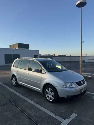 Volkswagen Touran 2.0 TDI DSG Trendline