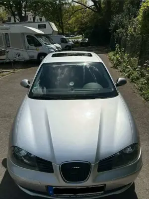 SEAT Cordoba 1.6 Automatik Exclusiv Bild 5