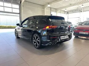 Volkswagen Golf VIII 1.5 TSI DSG R-Line StaHz SHZ Kam LM18 Bild 3