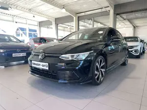 Volkswagen Golf VIII 1.5 TSI DSG R-Line StaHz SHZ Kam LM18