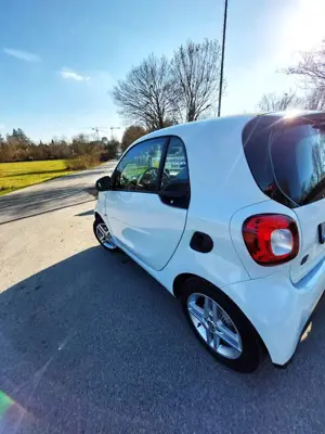 smart forTwo EQ coupe Bild 4