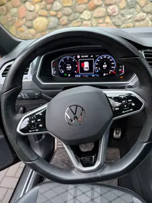 Volkswagen Tiguan Tiguan Diesel 2.0 TDI SCR 4MOTION DSG R-Line Bild 5