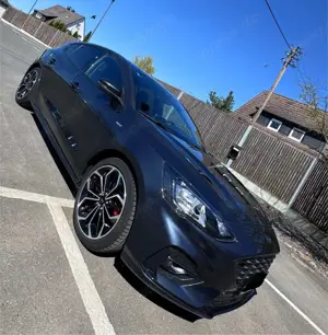 Ford Focus 1.0 EcoBoost Hybrid ST-LINE X