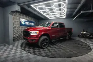 Dodge RAM 5.7 V8 HEMI 4x4 NIGHT-Edition LARAMIE Sport