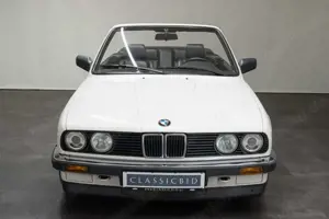 BMW 320 i Cabriolet Automatik Bild 3