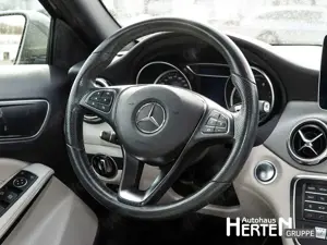 Mercedes-Benz GLA 200 URBAN+LED+AHK+NAVI GARMIN+RÜCKFAHRKAM. Bild 5