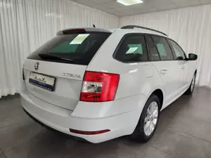 Skoda Octavia Combi STYLE NAV SHZ TEL CarPlay MS Kam. Bild 5