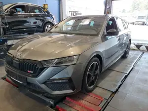 Skoda Octavia RS 2.0TDI/LED/AHK/VIRTUAL/R-KAM/4xSHZ