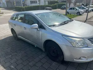Toyota Avensis Kombi-Klimaautomatik-Tempomat-ZV Funk/Fern.USW