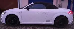 Audi TT Audi TT Roadster Cabrio 1.8 TFSI S-tronic S Line Navi LED GRA Sitzheizung Alu uvm... *** Gar