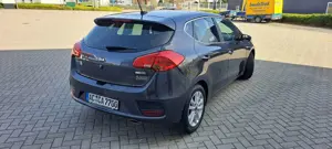 Kia Ceed / cee'd 1.0 T-GDI 100 ISG Dream-Team Edition Bild 3