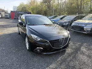 Mazda 3 Center-Line