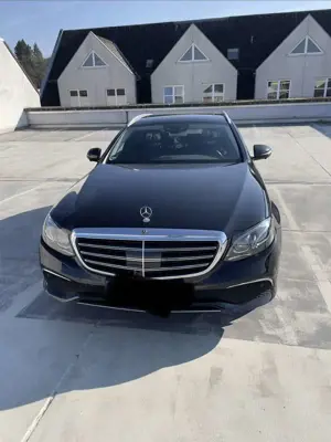 Mercedes-Benz E 220 d T 9G-TRONIC Exclusive