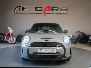 MINI Cooper SE Classic Trim Navi PDC Lenkradheizung Bild 2