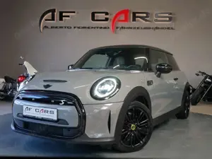 MINI Cooper SE Classic Trim Navi PDC Lenkradheizung