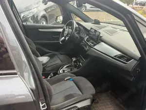 BMW 220 220d GranTourer xDrive M-Pak+Rfkam+AHK+LED+NAV