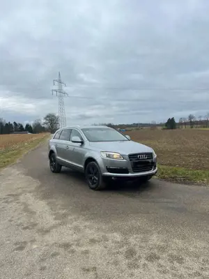 Audi Q7 3.0 TDI DPF quattro tiptronic