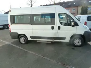 Peugeot Boxer 2,2 HDi lang/hoch 9-SITZERBUS