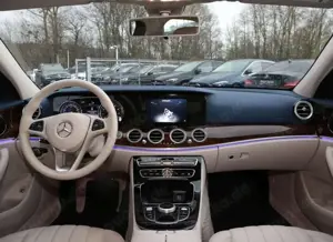 Mercedes-Benz E 250 9G-TRONIC Exclusive Bild 3