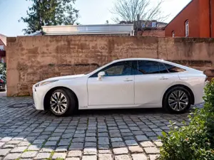 Toyota Mirai Executive !!! NUR 9700 KM !!! Bild 3