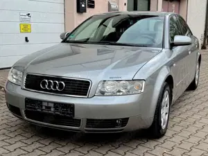 Audi A4 2.0 AUTOMATIK STANDHEIZUNG NAVI TEMPOMAT SHZ