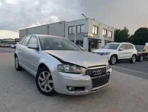 Audi A3 Sportback 1.6 Attraction*AUTOMATIK*KLIMA*PDC
