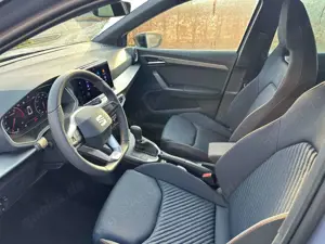 SEAT Arona FR 1.0 TSI BLACK EDITION DSG, NAVI, LED Bild 4