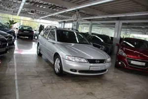 Opel Vectra 1.6 16V Kombi