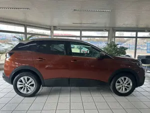 Peugeot 3008 1.2 PureTech 130 Active*1.Hand*LED*Navi*PDC Bild 4