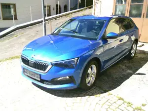 Skoda Scala Drive 115 Ps PDC vo+hi Navi SHZ Alu 16"Fronts heiz