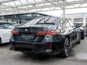 BMW 520 d xDrive M-Sport Pro 360° LED HUD ACC AHK Bild 3