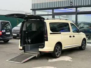 Volkswagen Others Caddy-V-Maxi-Taxi-Style-Behindertengerecht-Rampe