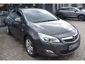Opel Astra J 1.4 Turbo Design Edition 17" GJR Einpark Bild 5