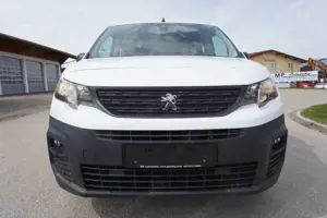 Peugeot Partner Pro FlexCab L2 Autom. 5Sitze NAV Regal Bild 2