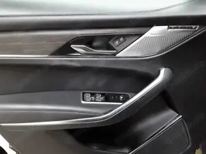 Jaguar F-Pace F-Pace D200 AWD SE Navi AHK Leder Sthzg Bild 4
