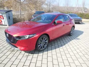 Mazda 3 2.5 e-SKYACTIV G 140PS Centerline mit DesignPaket.
