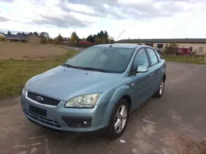Ford Focus Stufenheck 1.6 Ti-VCT Ghia Tüv/Au Oktober 27, Zanriemen Neu !!!!!!