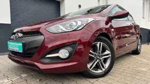 Hyundai i30 CRDi+GARANTIE+TÜV+110PS+PARKS+1HAND+XENON