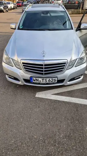 Mercedes-Benz E 250 E 250 CGI BlueEfficiency (212.247)
