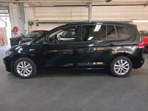 Volkswagen Touran Comf NAVI AUTOM STHZ SR WR SERVICE NEU