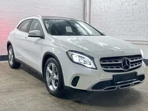 Mercedes-Benz GLA 250 7G-DCT Urban  LED   Panorama Bild 2