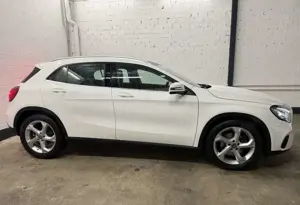 Mercedes-Benz GLA 250 7G-DCT Urban  LED   Panorama Bild 5