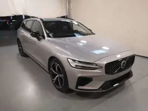 Volvo V60 T8 Ultra Dark Recharge Plug-In Hybrid AWD