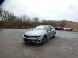 Volkswagen Passat Variant Passat Var. Business 2.0TDI DSG Navi AHK Matrix