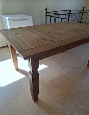 Massivholz Tisch mit 2 Stühlen   stabil & zeitlose  Bild 8