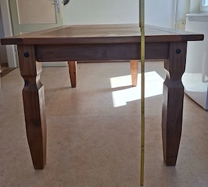 Massivholz Tisch mit 2 Stühlen   stabil & zeitlose  Bild 2