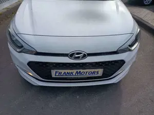Hyundai i20 i20 1.4 Automatik Style Bild 4